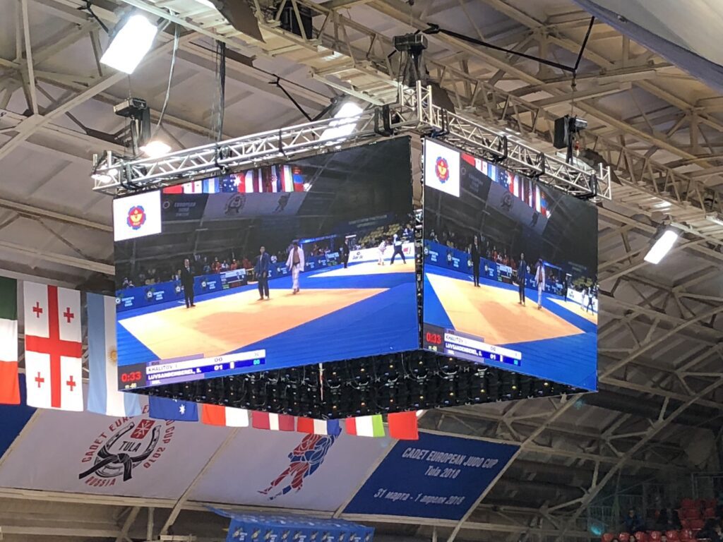 Для трансляции